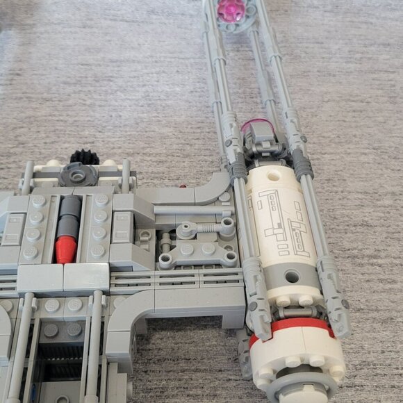 LEGO Star Wars: Resistance Y-Wing Starfighter (75249) - Picture 7 of 12